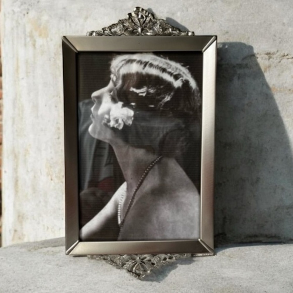 Silver  Vintage ornate wall picture frame 9.5”x5.5”